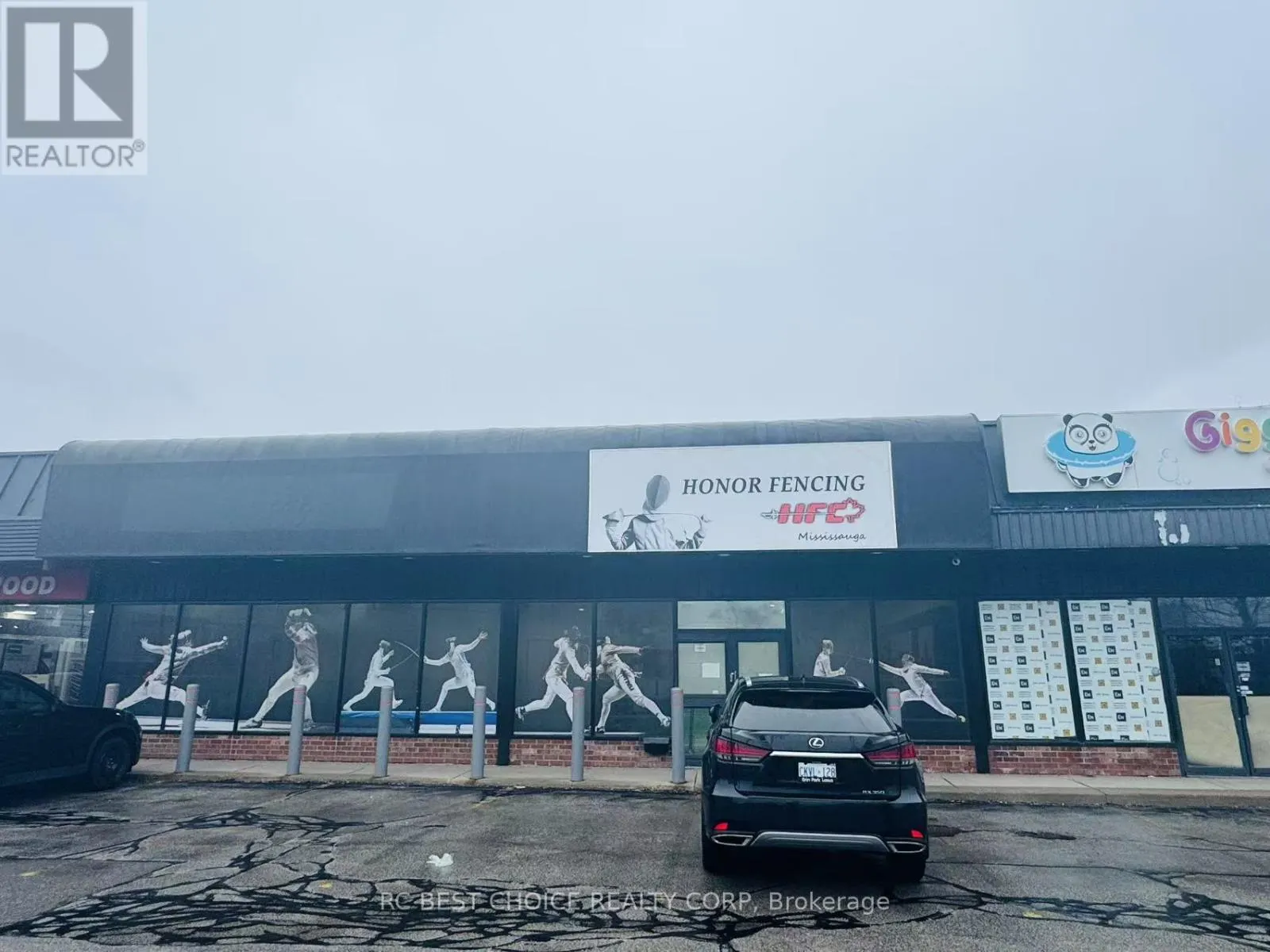 7 - 1855 DUNDAS STREET E