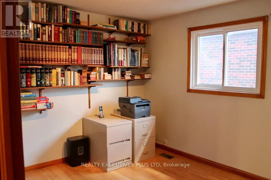 1122 HIGHGATE PLACE