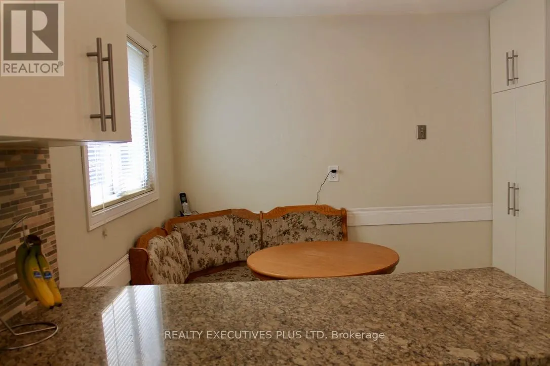 1122 HIGHGATE PLACE