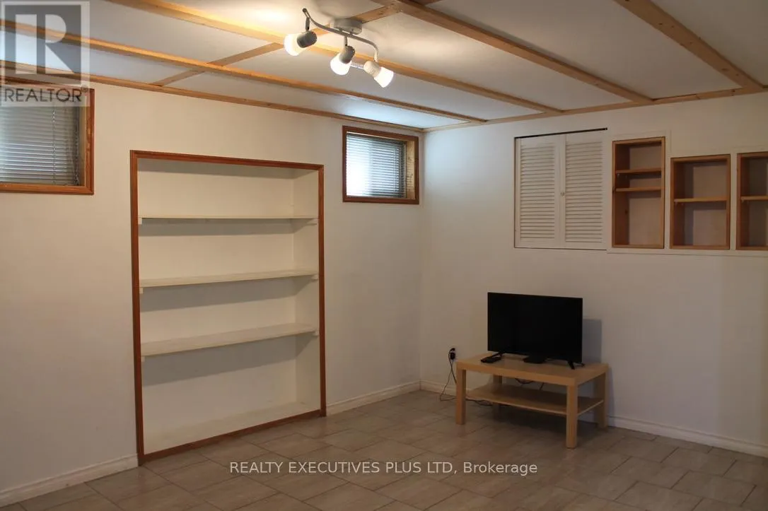 1122 HIGHGATE PLACE