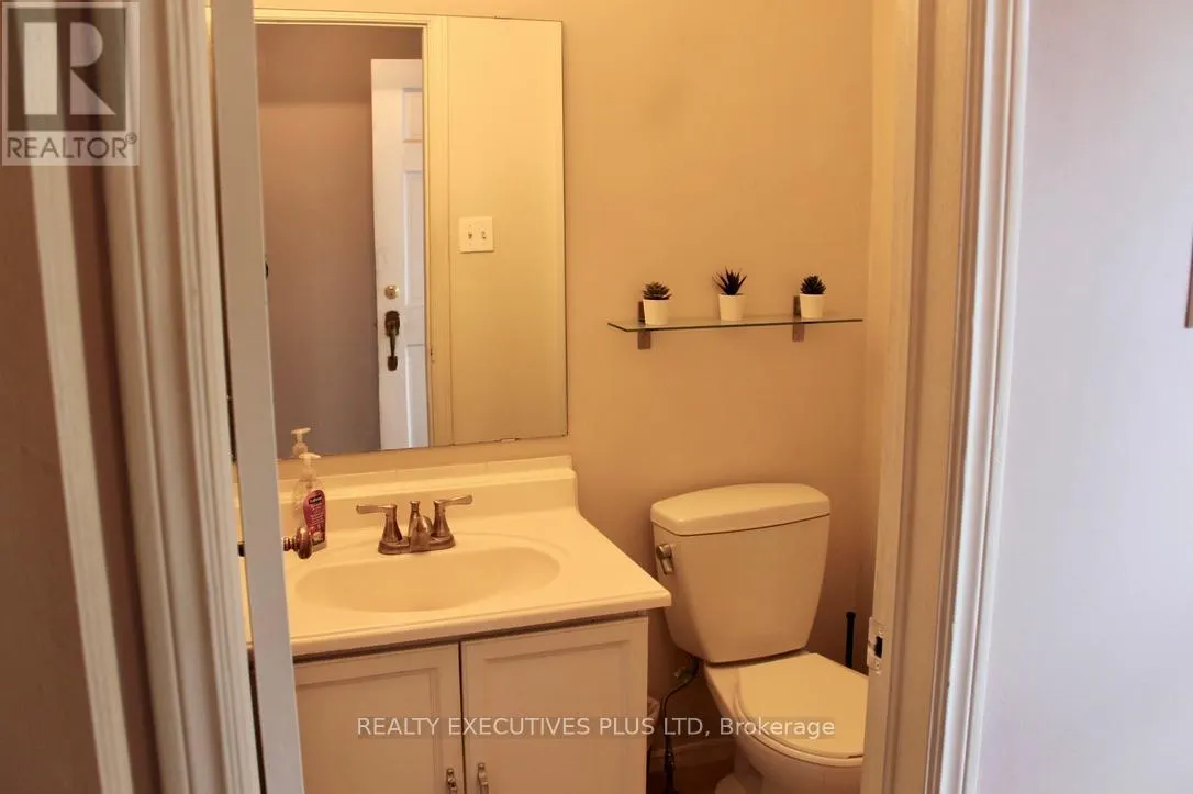1122 HIGHGATE PLACE