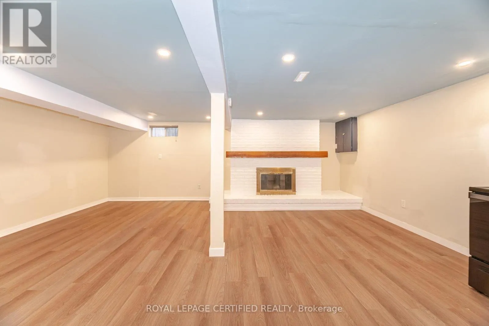 542 LANA TERRACE