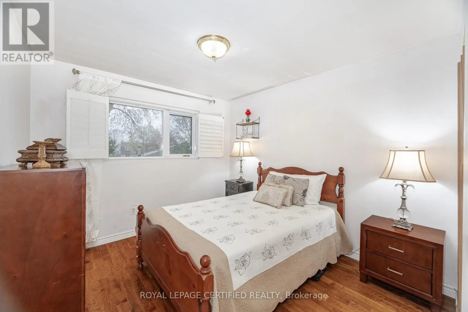 542 LANA TERRACE
