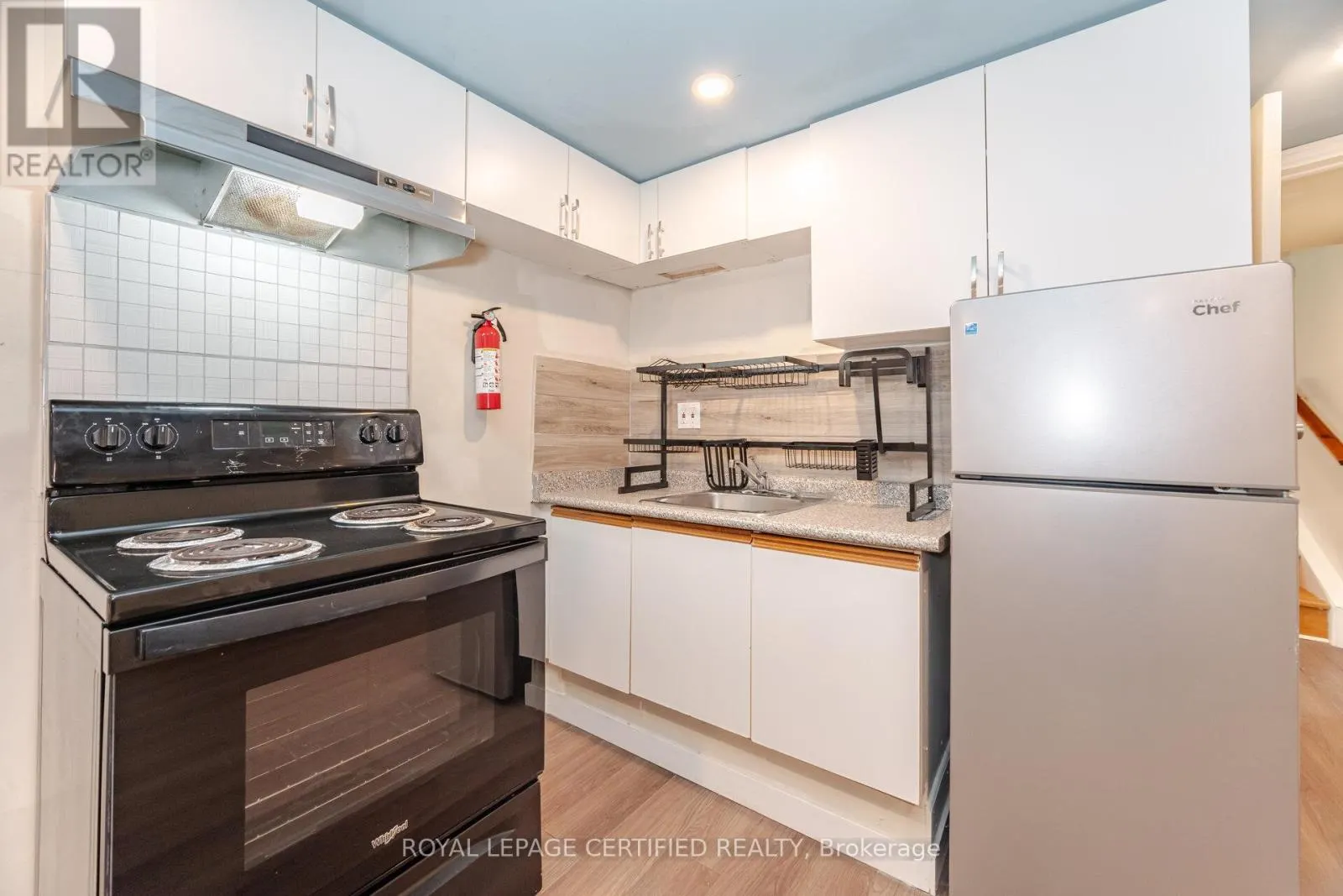 542 LANA TERRACE