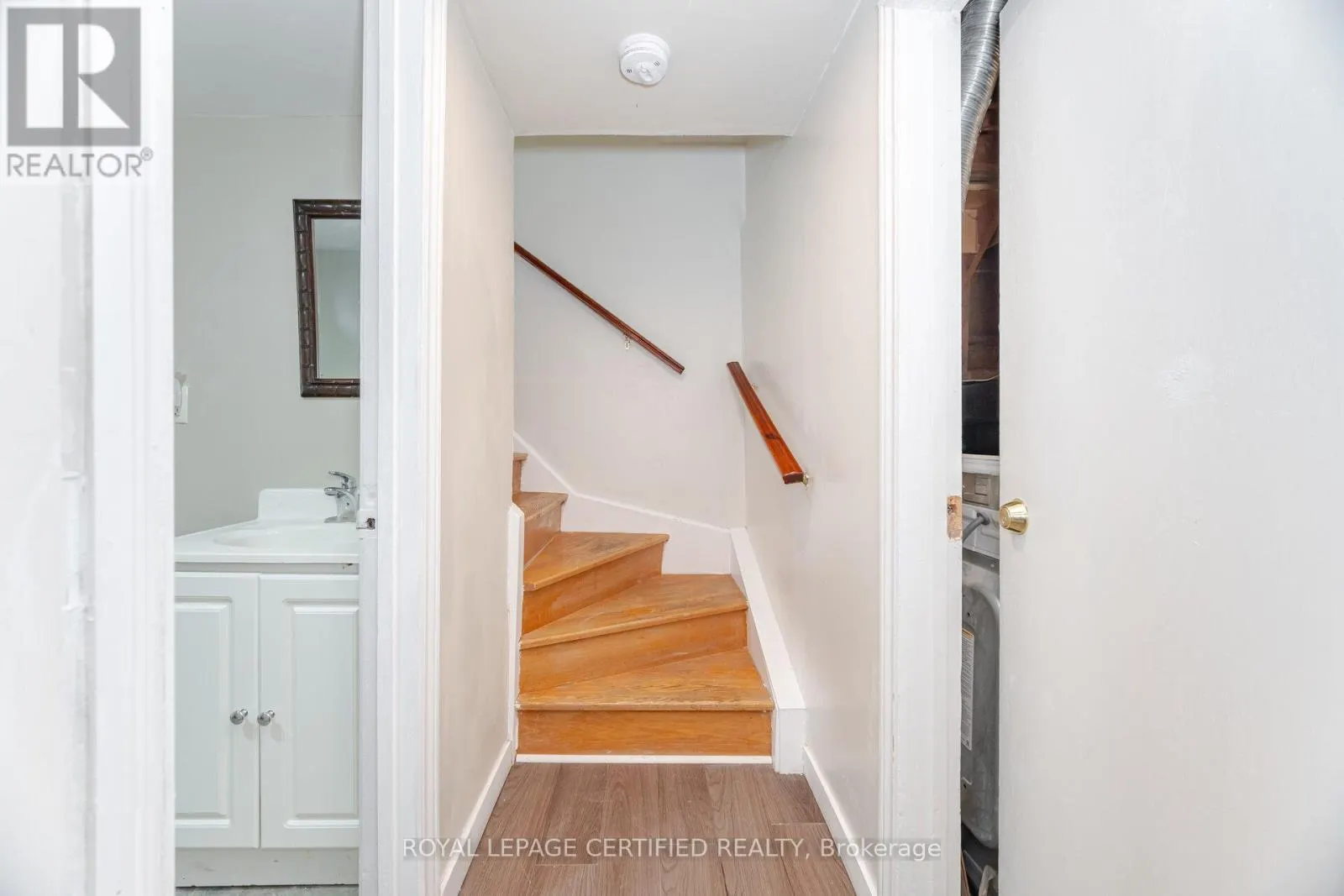 542 LANA TERRACE
