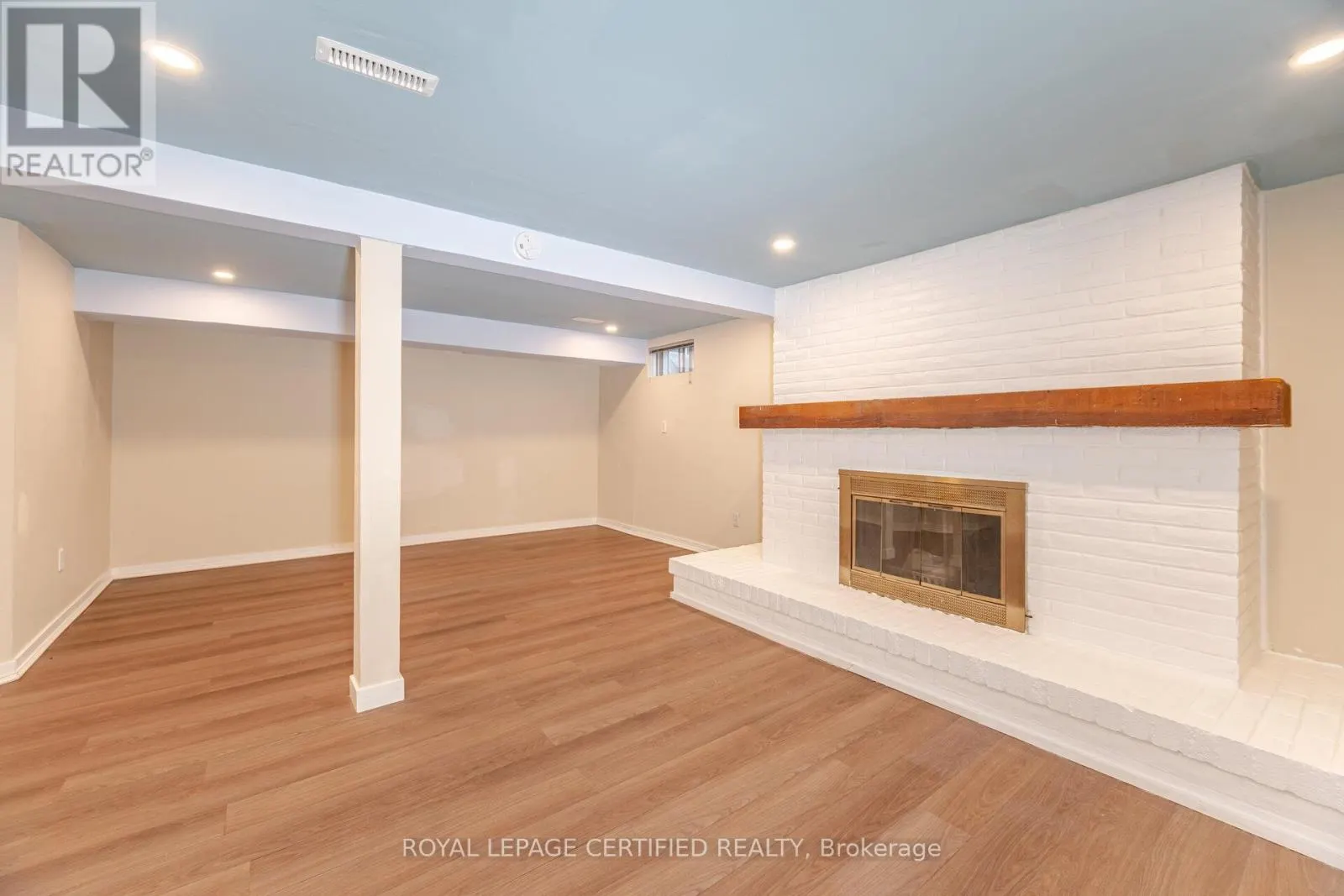 542 LANA TERRACE