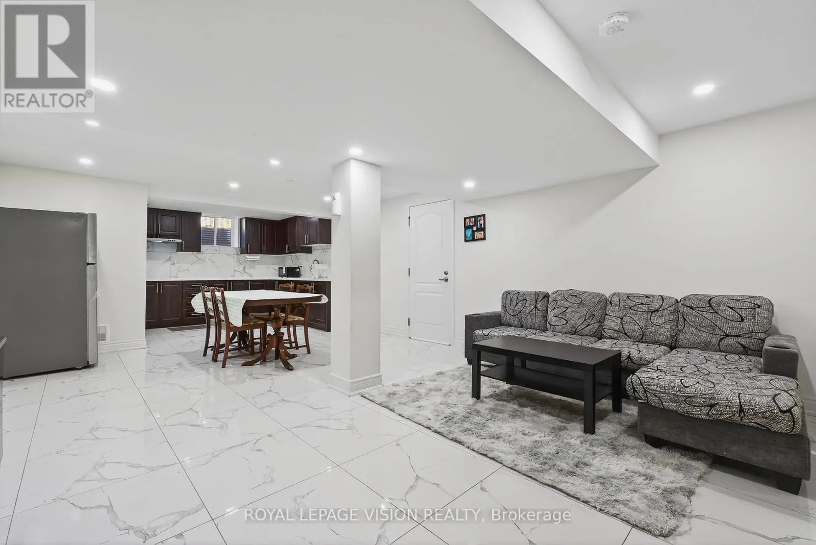 7 MONTGOMERY SQUARE