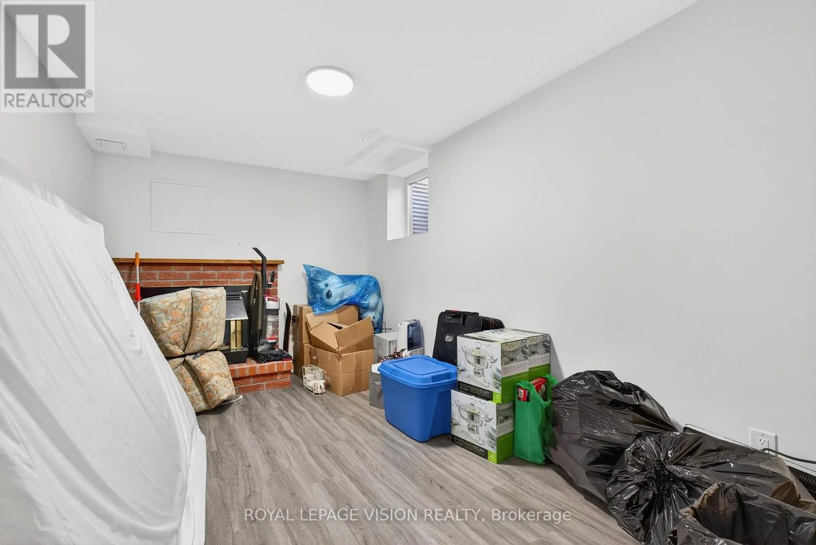 7 MONTGOMERY SQUARE