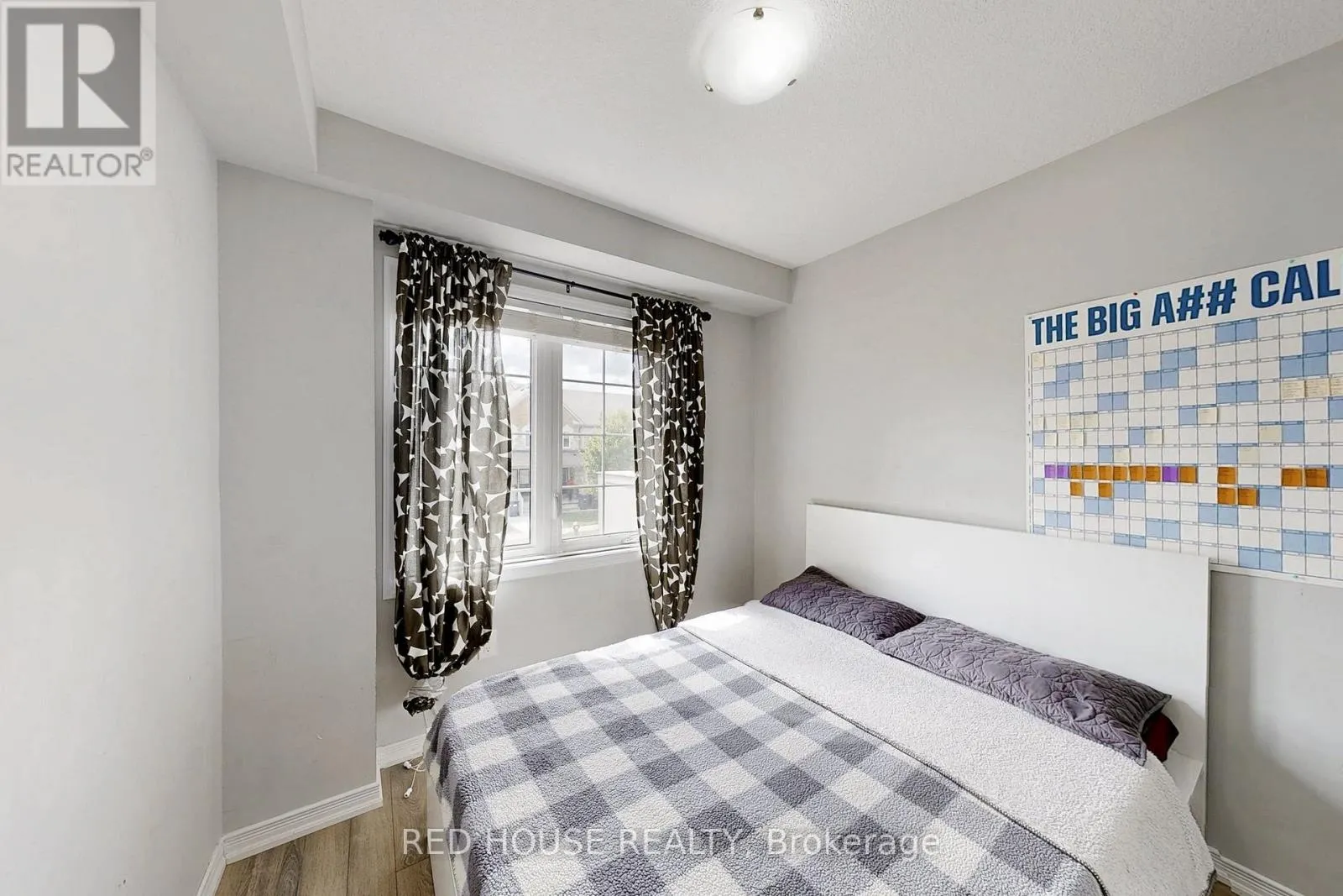 9 DAYLIGHT STREET