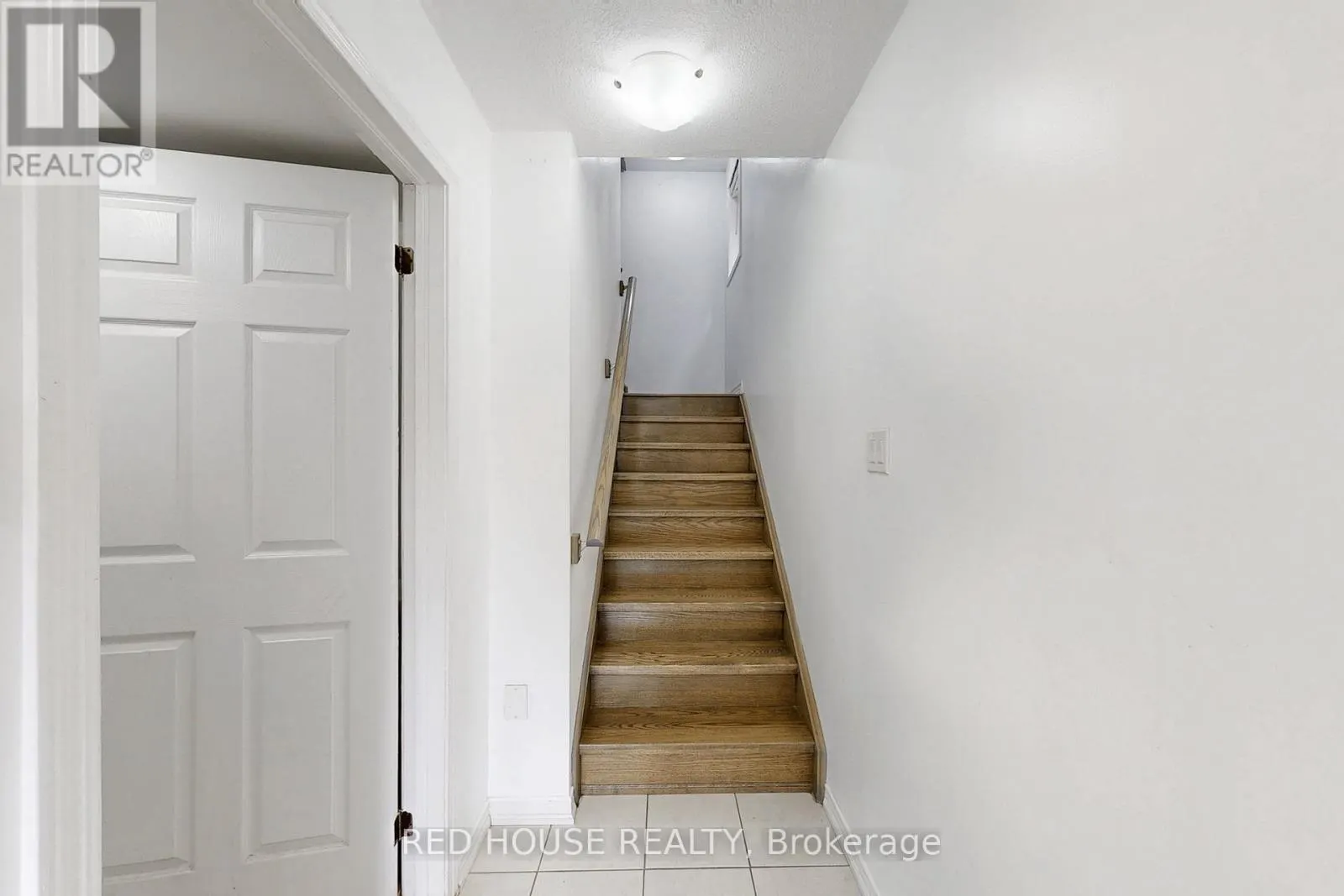 9 DAYLIGHT STREET
