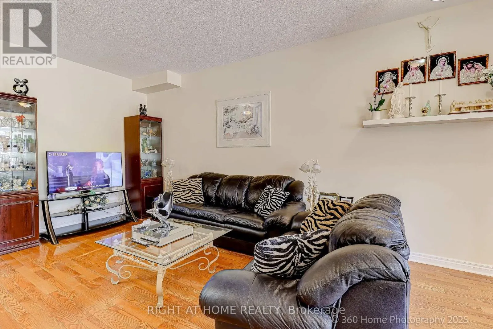 989 LEDBURY CRESCENT