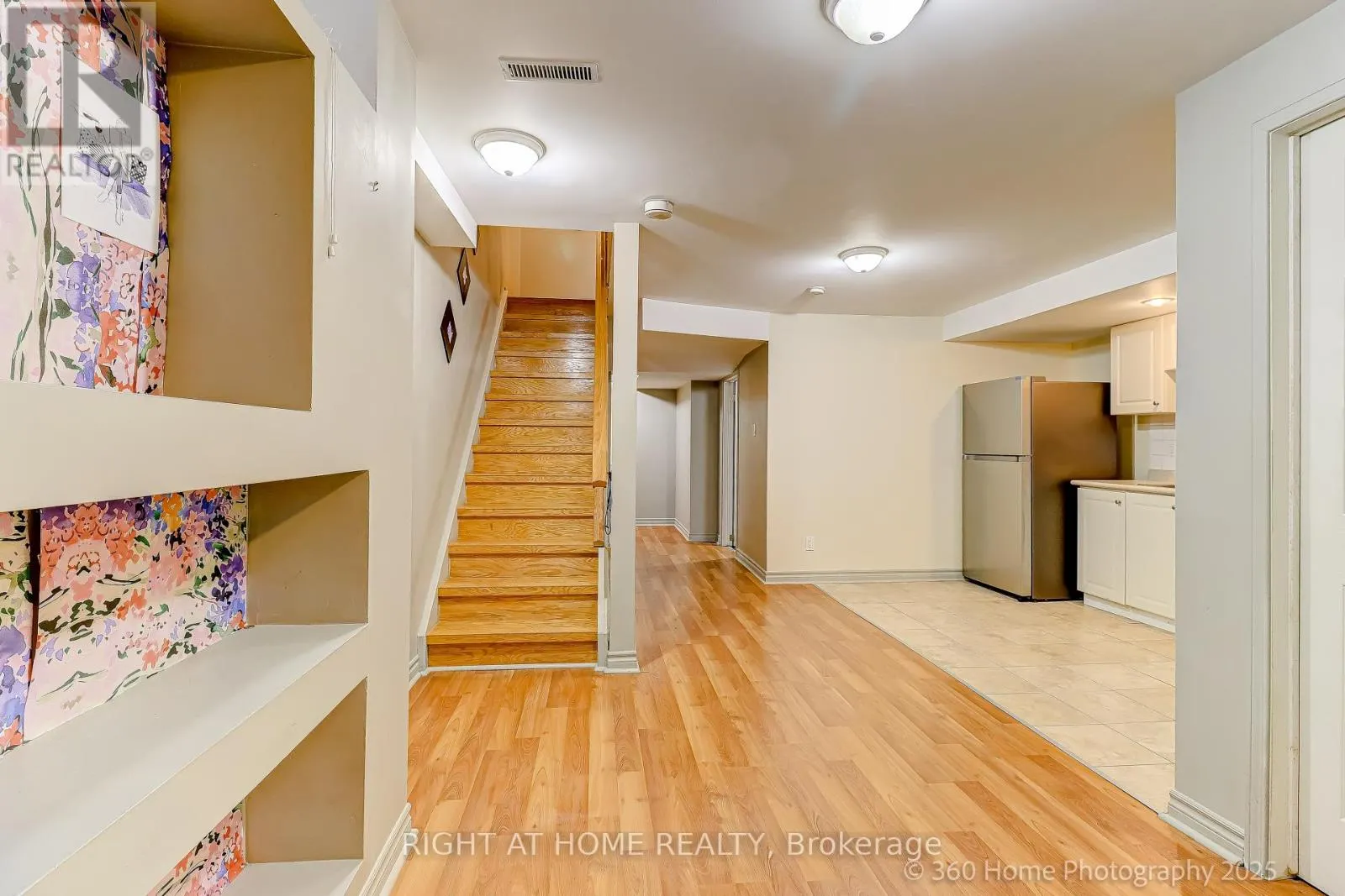 989 LEDBURY CRESCENT