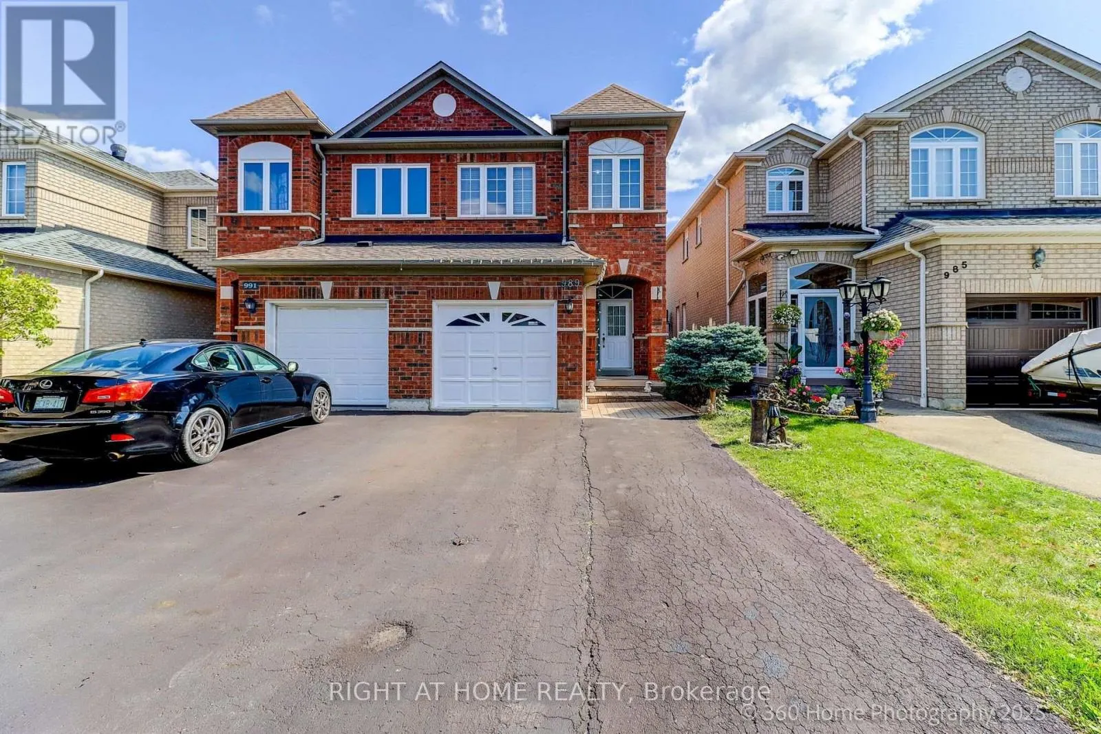989 LEDBURY CRESCENT