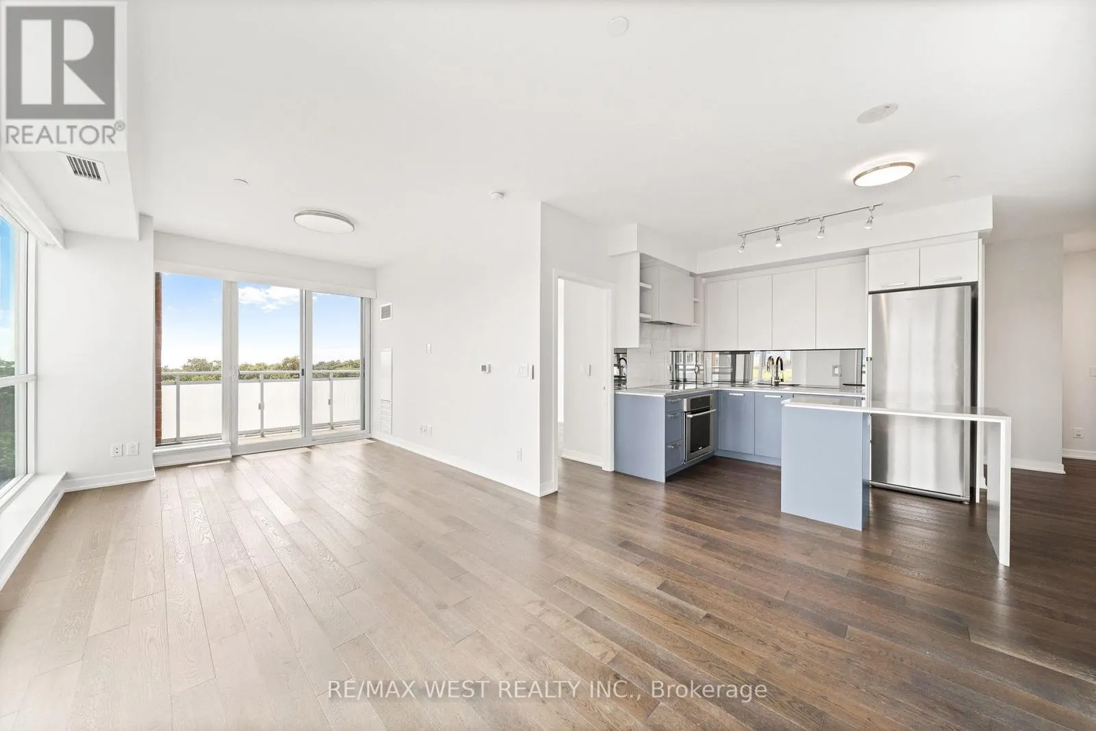 #825 - 1830 BLOOR STREET W
