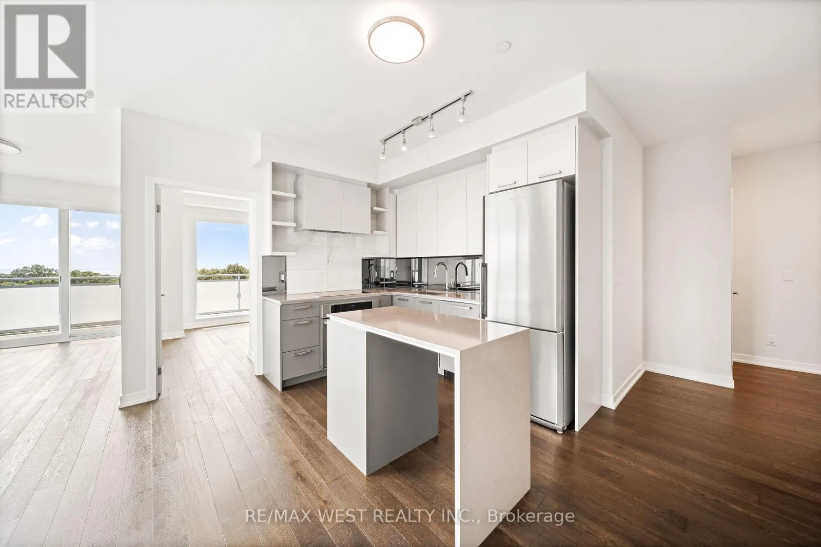 #825 - 1830 BLOOR STREET W