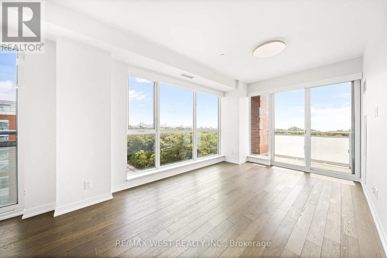 #825 - 1830 BLOOR STREET W