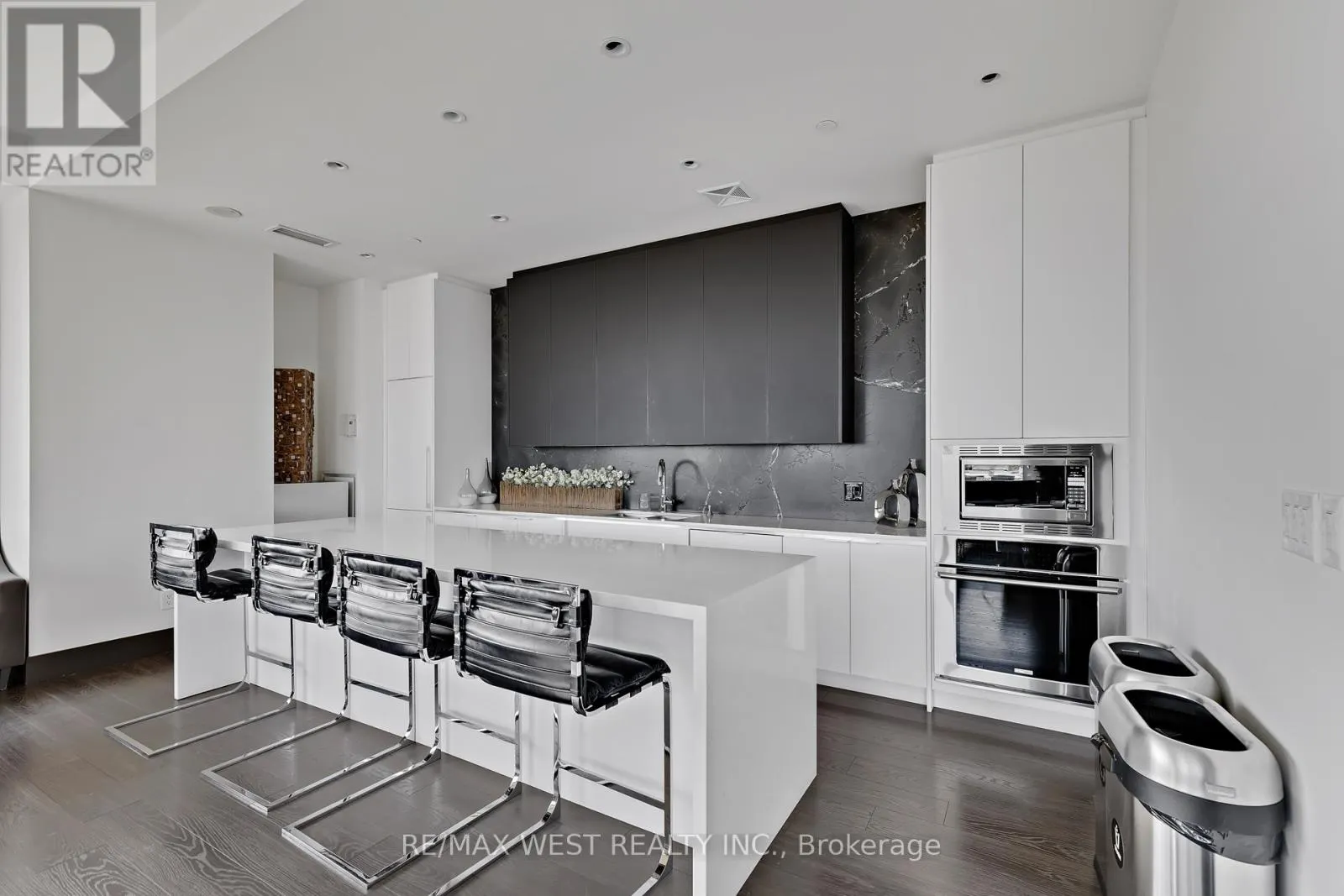 #825 - 1830 BLOOR STREET W