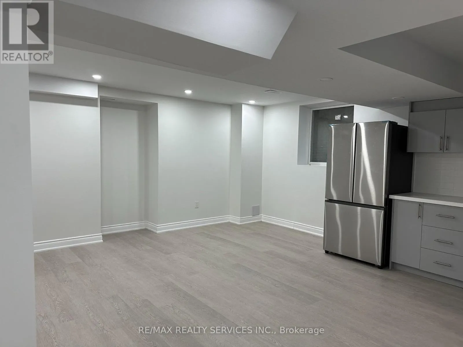BASEMENT - 27 ROULETTE CRESCENT