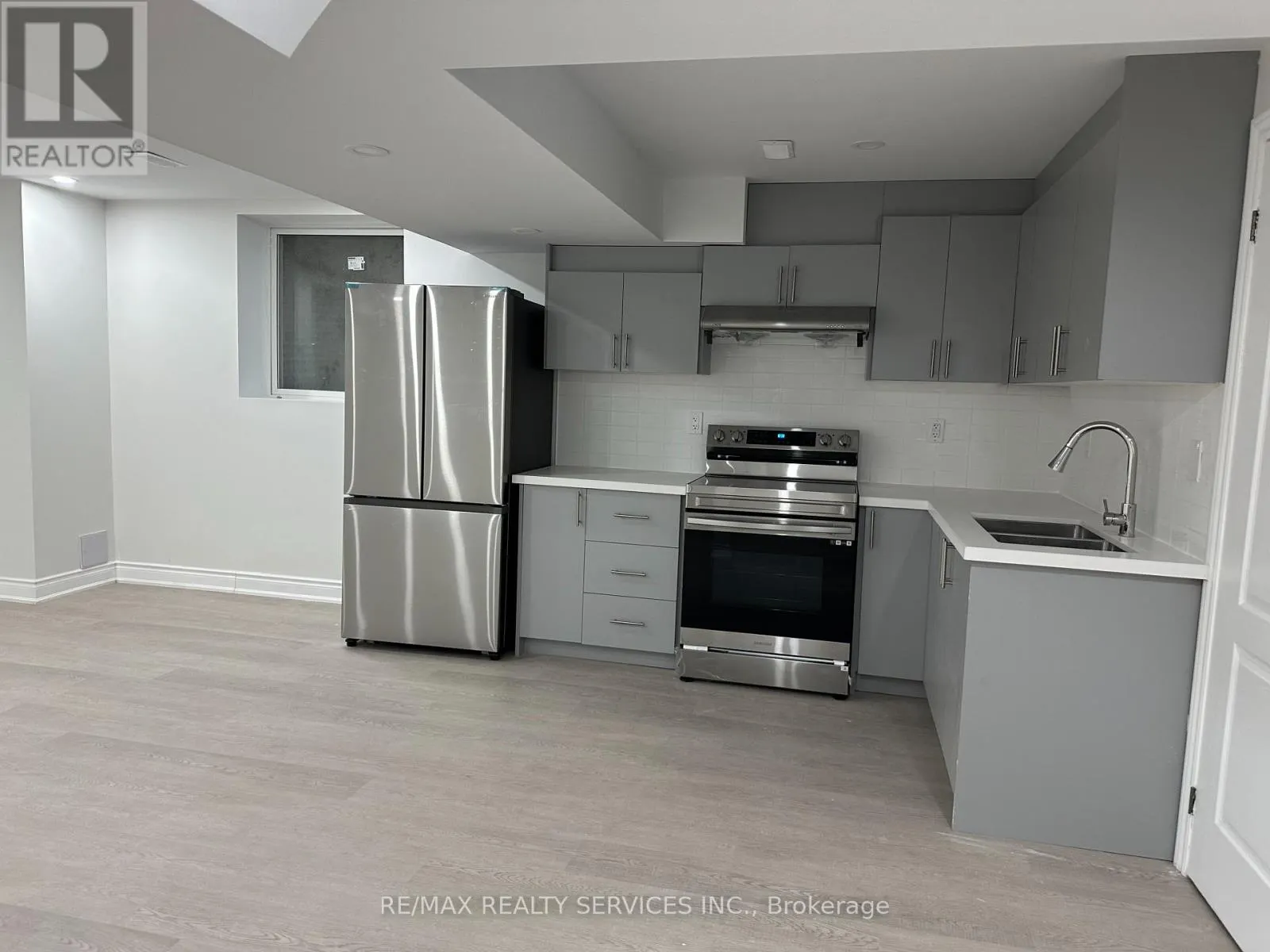 BASEMENT - 27 ROULETTE CRESCENT