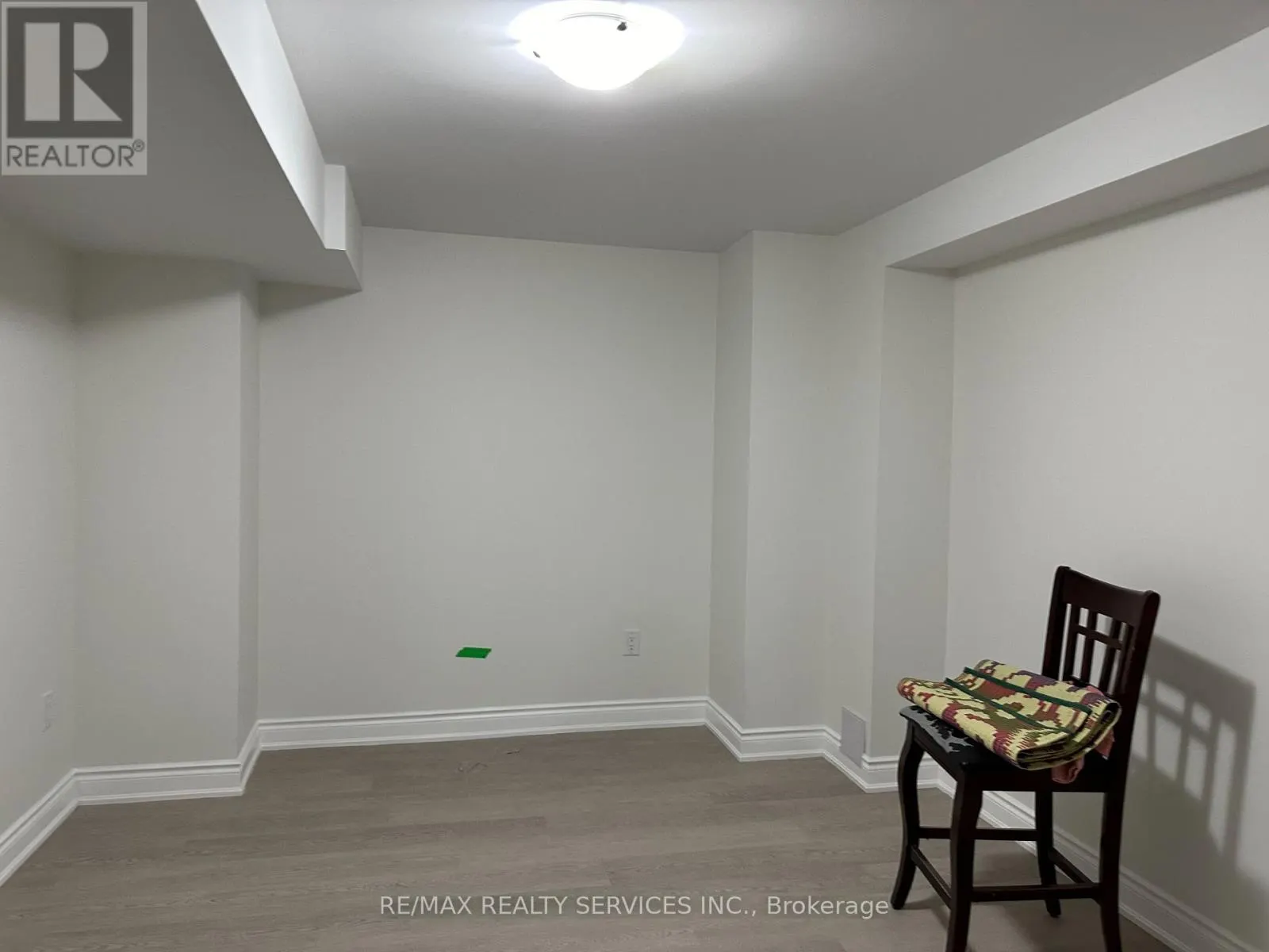 BASEMENT - 27 ROULETTE CRESCENT