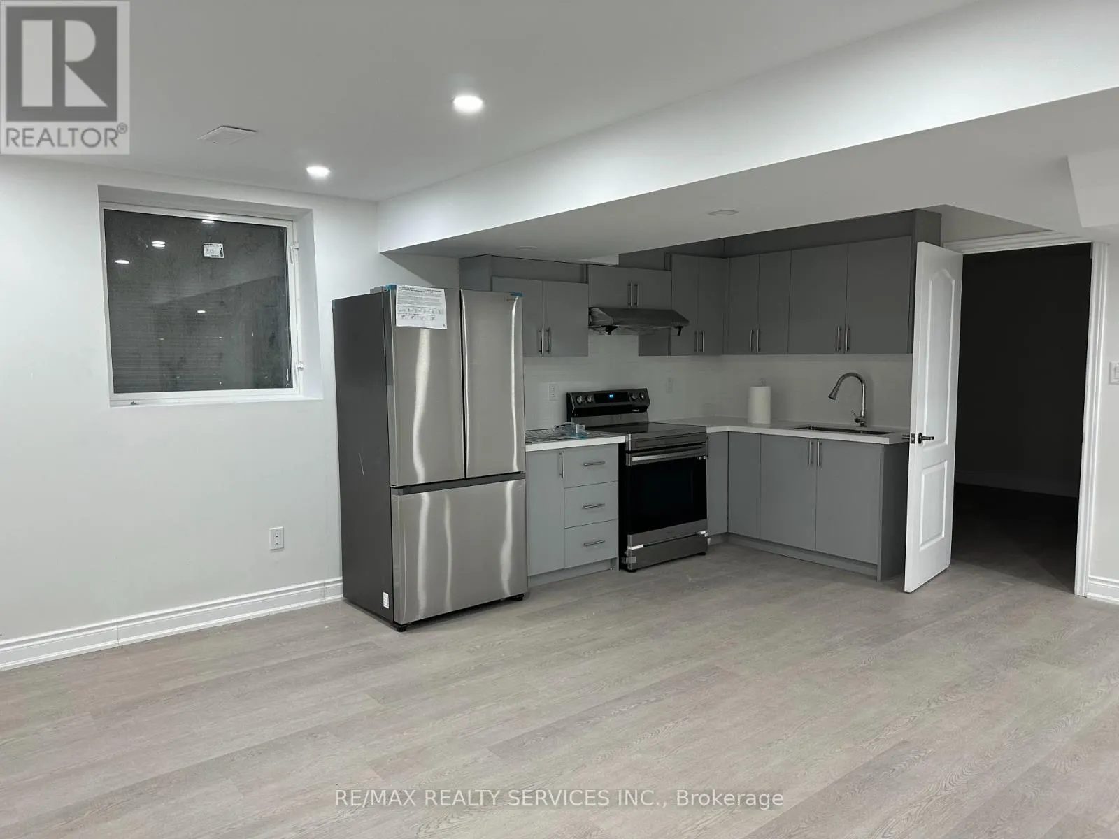 BASEMENT - 27 ROULETTE CRESCENT