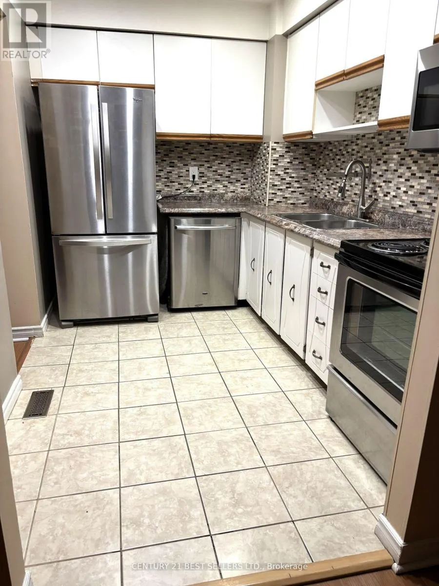 63 - 3025 CEDARGLEN GATE