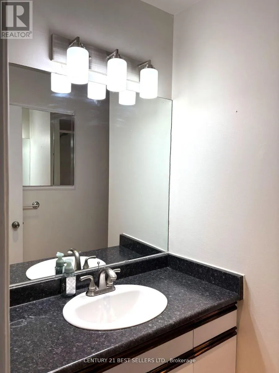 63 - 3025 CEDARGLEN GATE