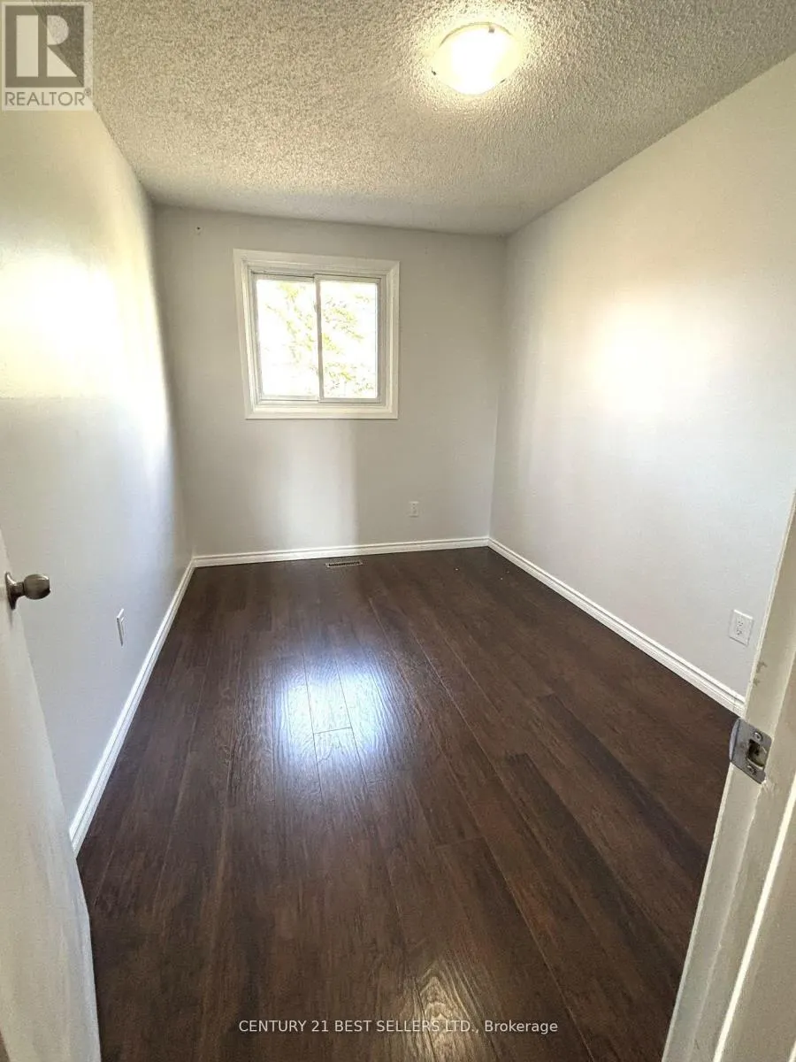 63 - 3025 CEDARGLEN GATE