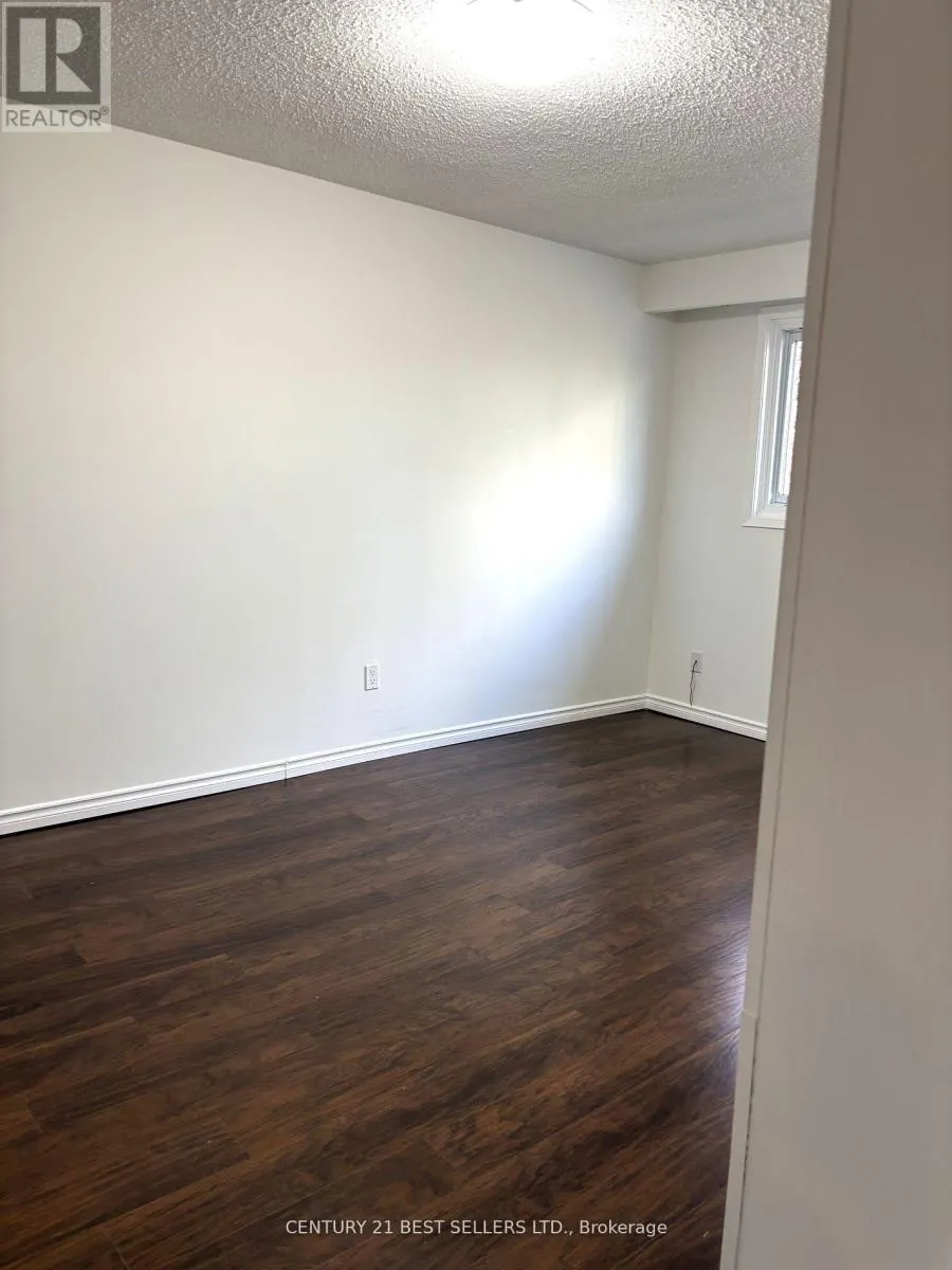 63 - 3025 CEDARGLEN GATE
