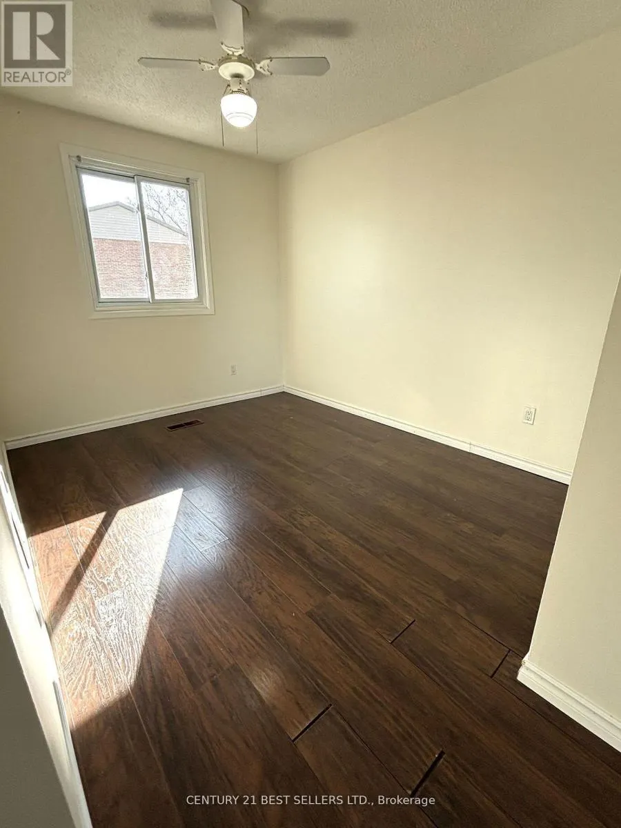 63 - 3025 CEDARGLEN GATE