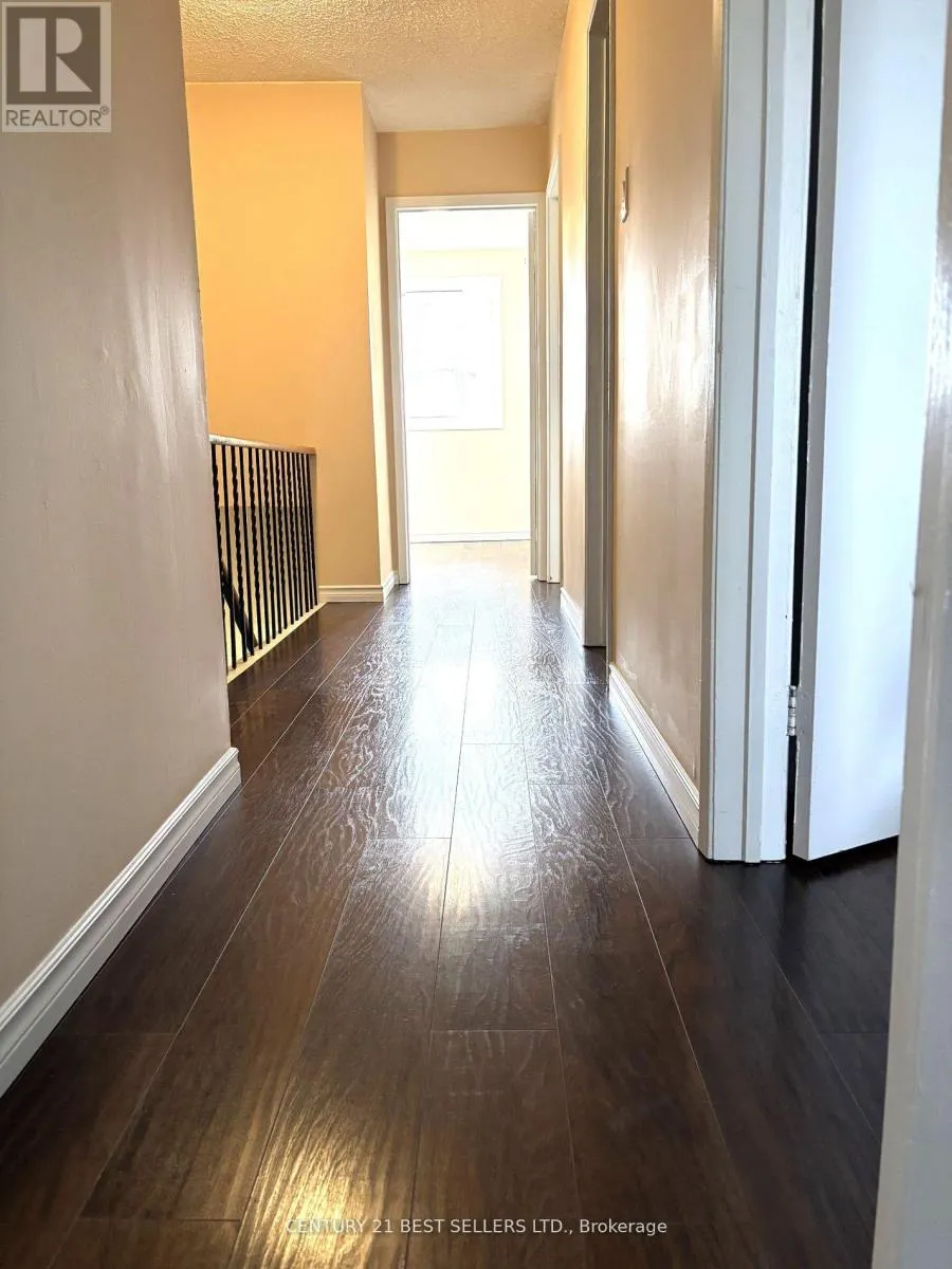 63 - 3025 CEDARGLEN GATE