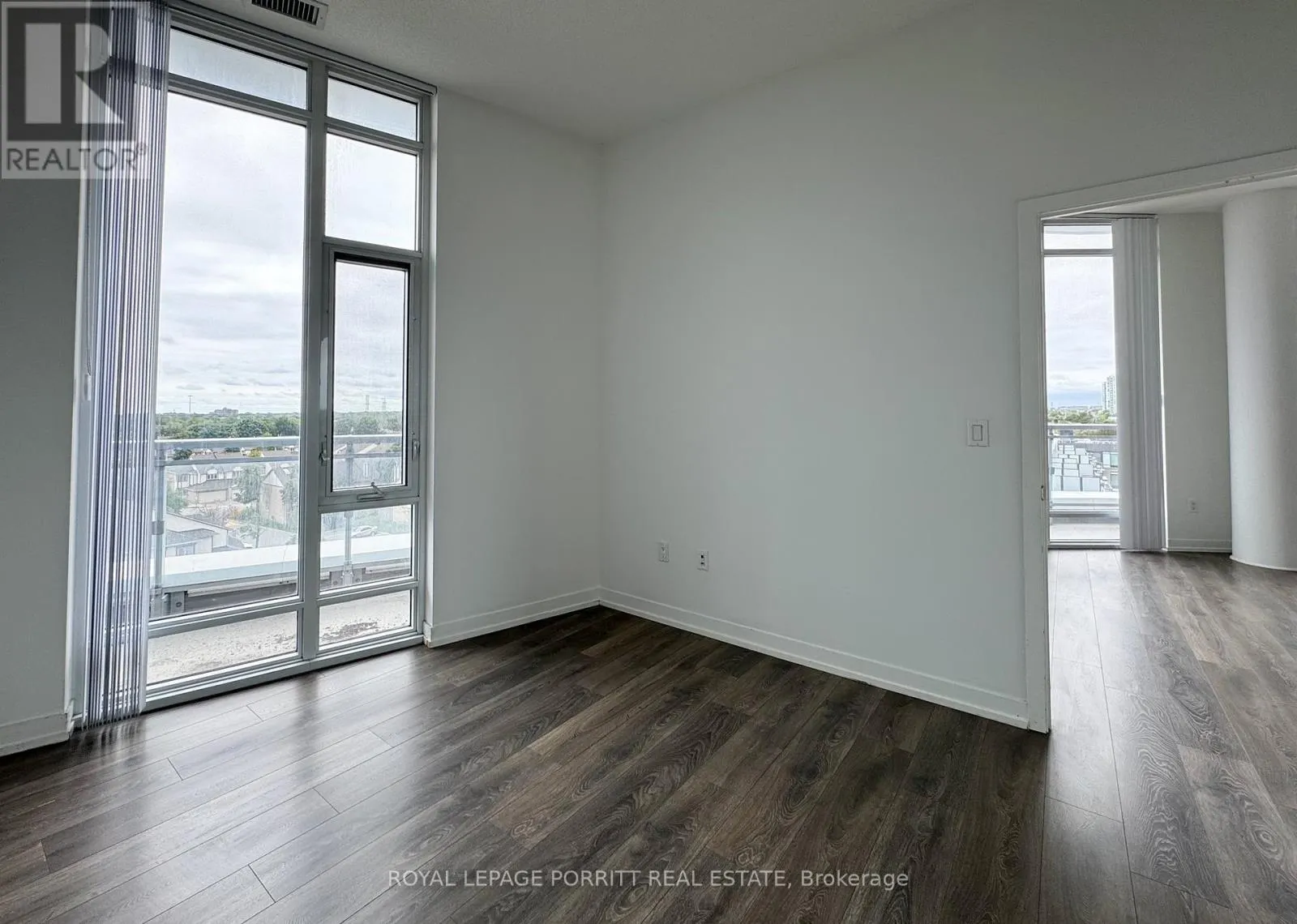 408 - 2520 EGLINTON AVENUE W