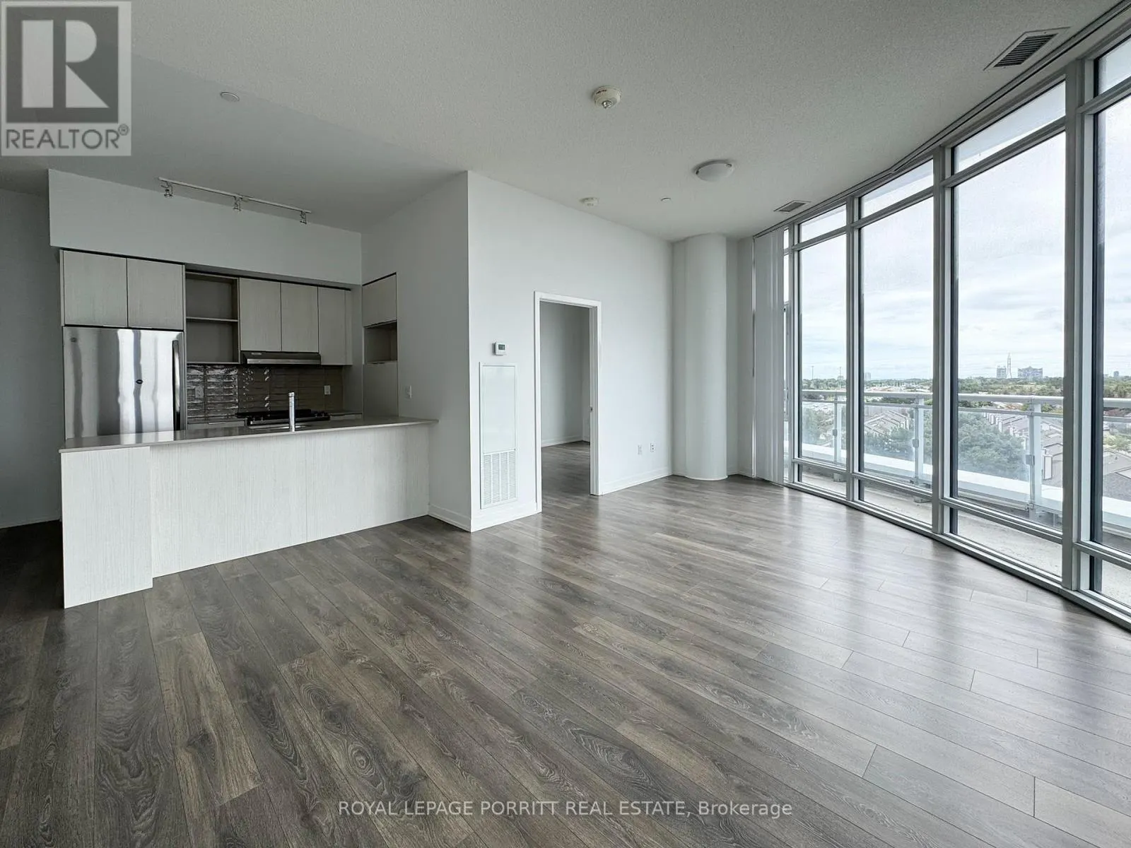 408 - 2520 EGLINTON AVENUE W