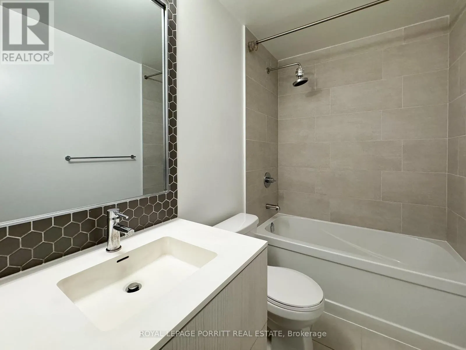 408 - 2520 EGLINTON AVENUE W