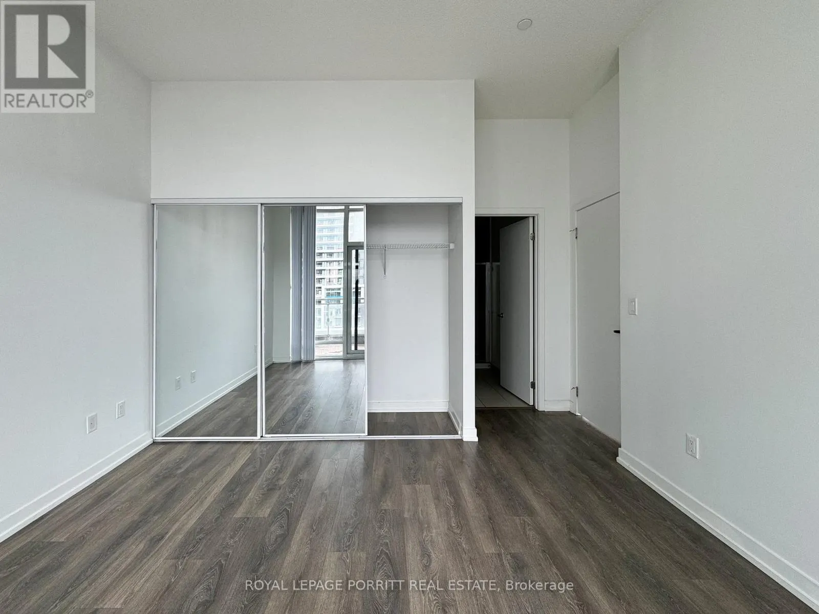 408 - 2520 EGLINTON AVENUE W