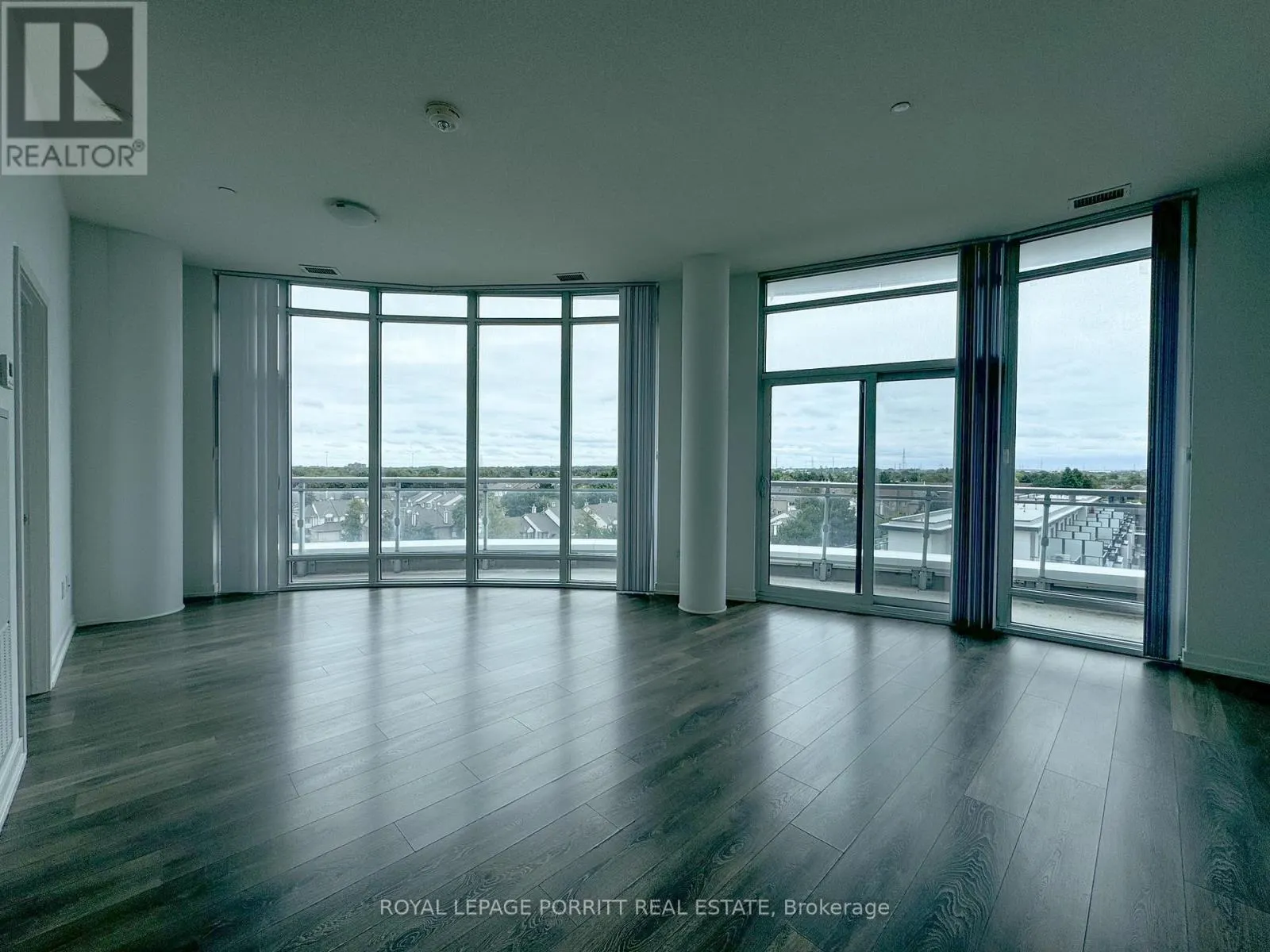 408 - 2520 EGLINTON AVENUE W