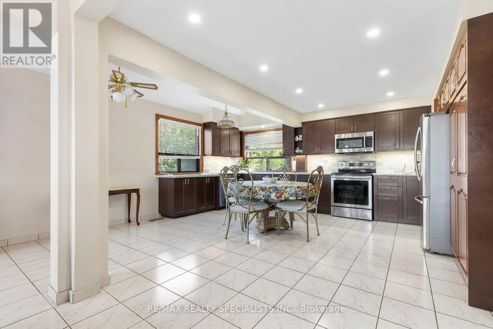 577 RUSTIC ROAD