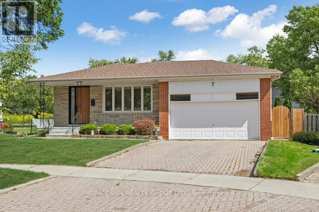 7 CARSWELL PLACE