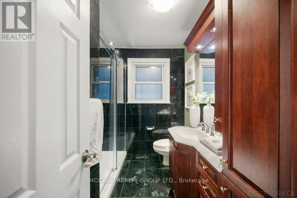 7 CARSWELL PLACE