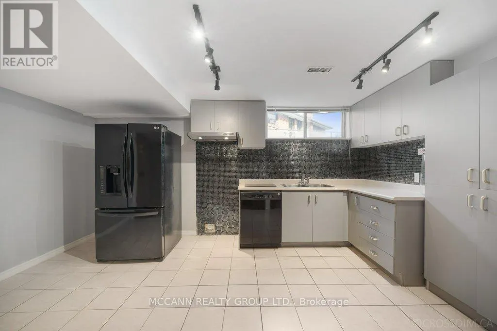 7 CARSWELL PLACE