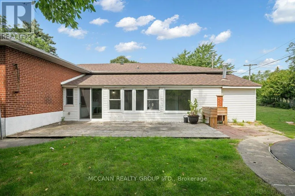7 CARSWELL PLACE