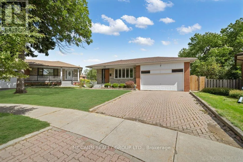 7 CARSWELL PLACE