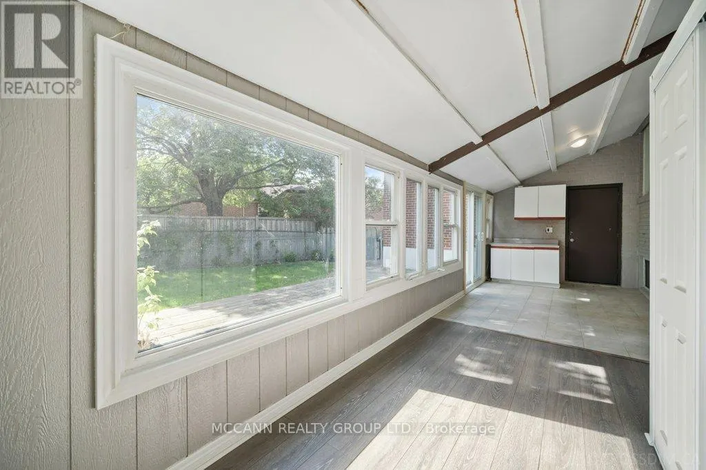 7 CARSWELL PLACE