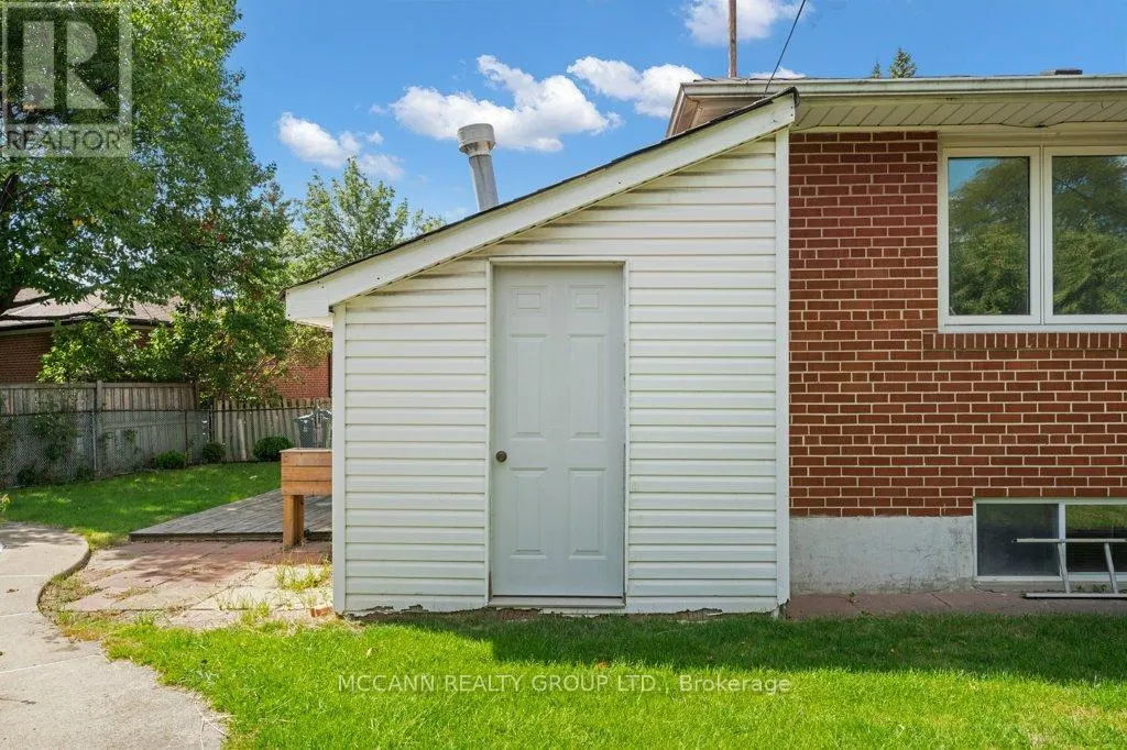 7 CARSWELL PLACE