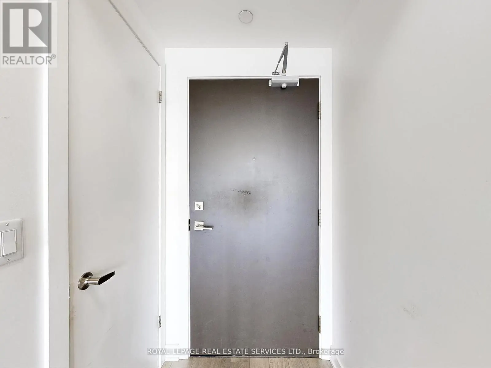 625A - 5230 DUNDAS STREET