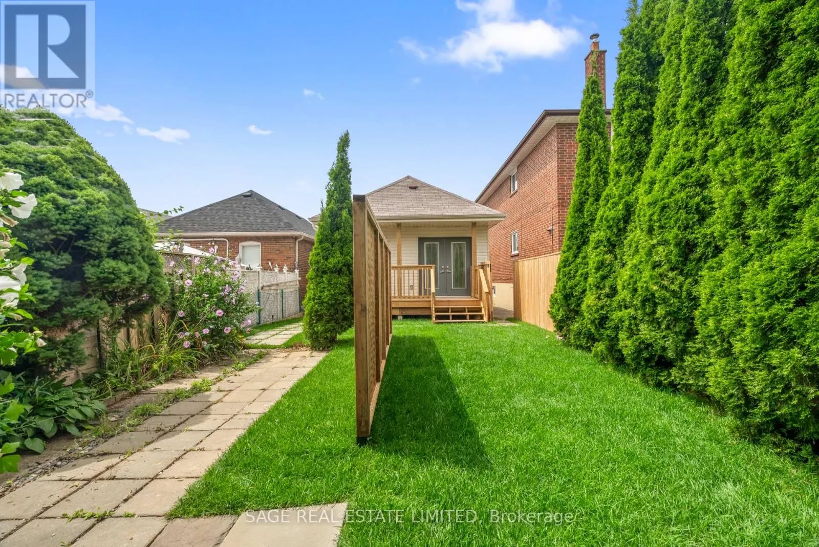 25 CHAMBERLAIN AVENUE