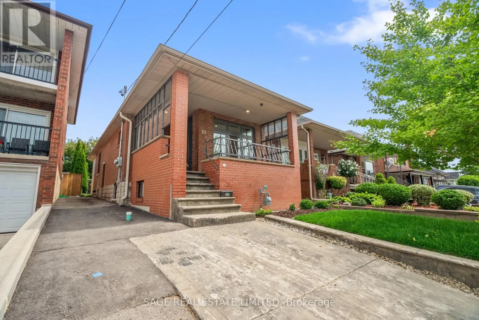 25 CHAMBERLAIN AVENUE