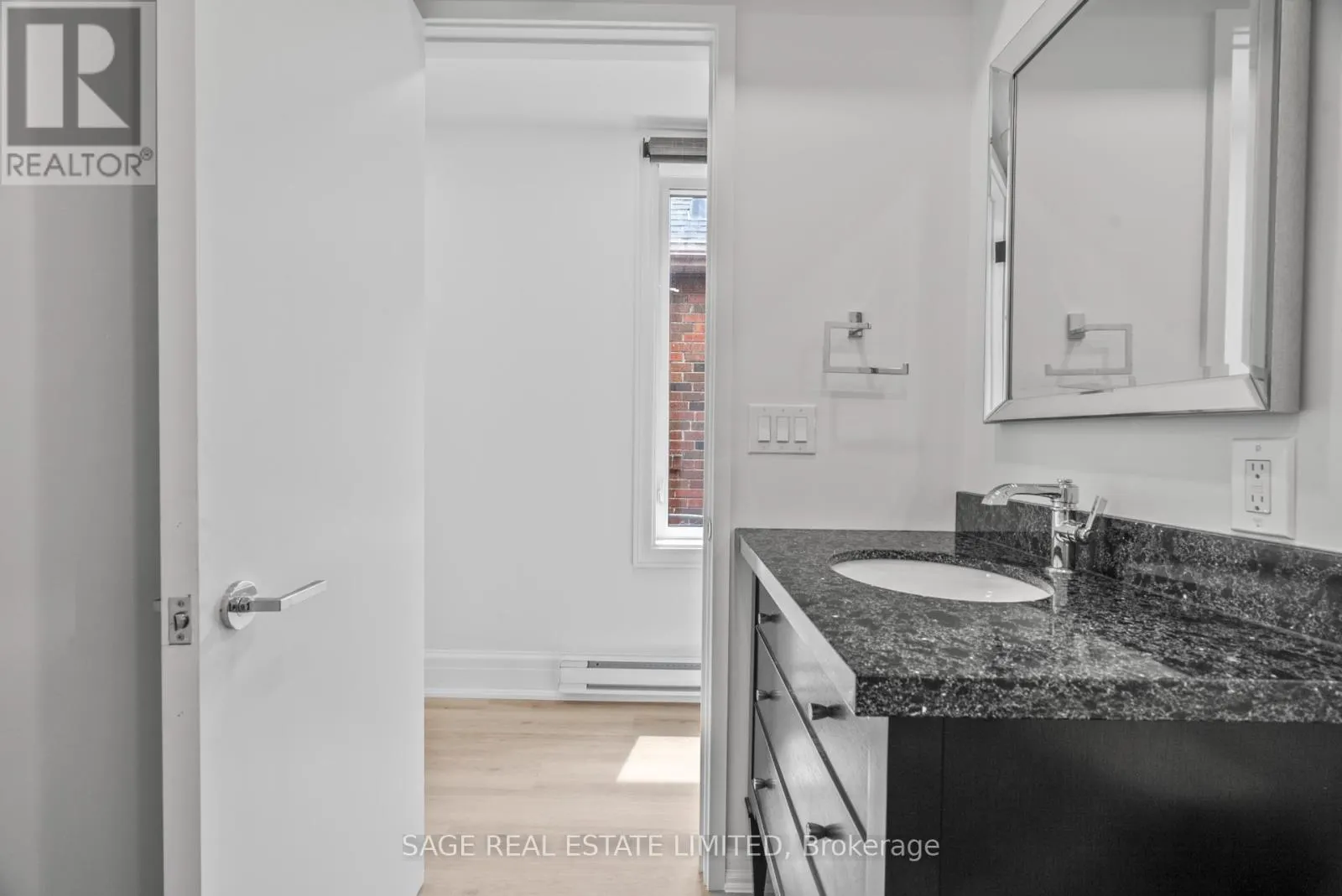25 CHAMBERLAIN AVENUE