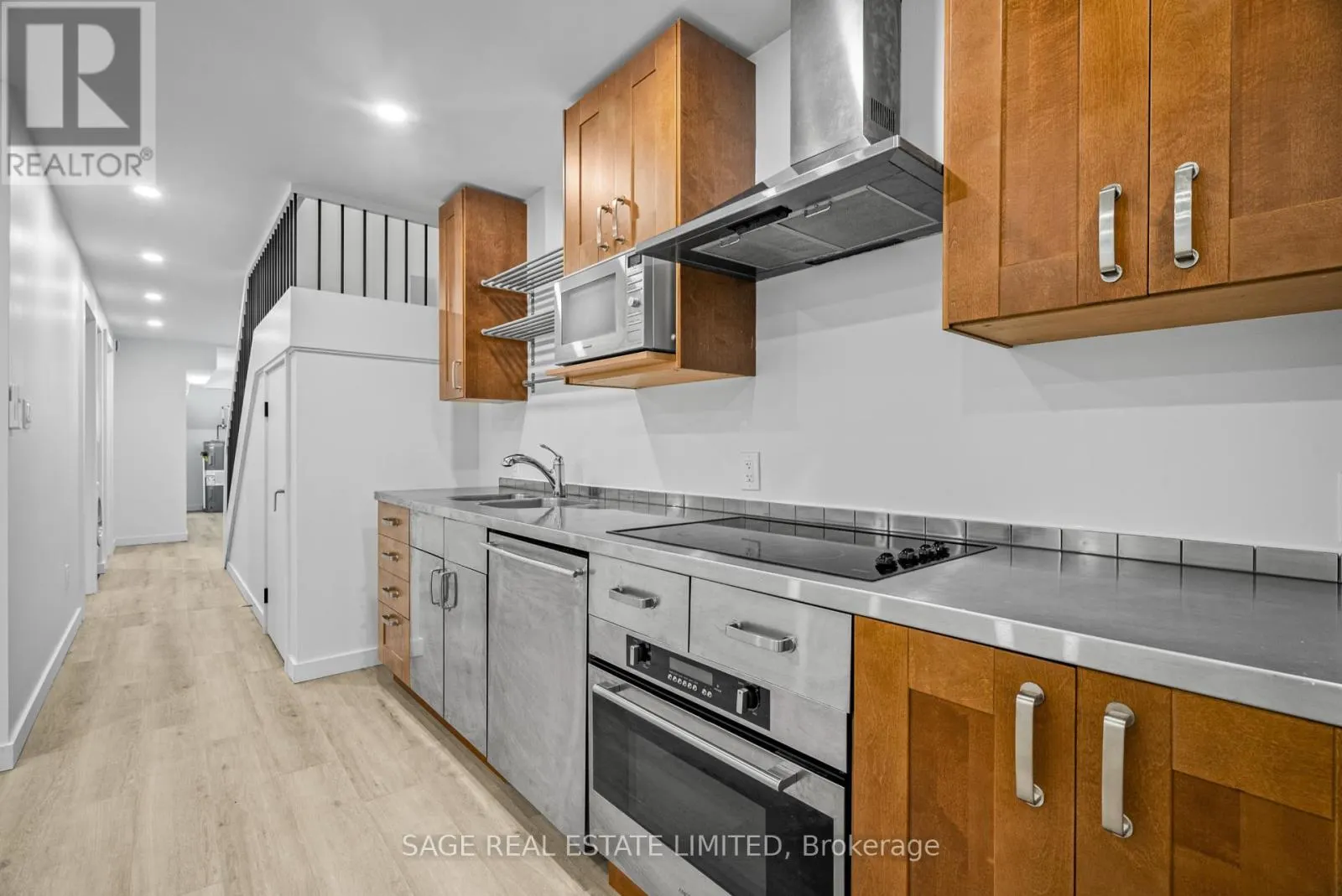 25 CHAMBERLAIN AVENUE