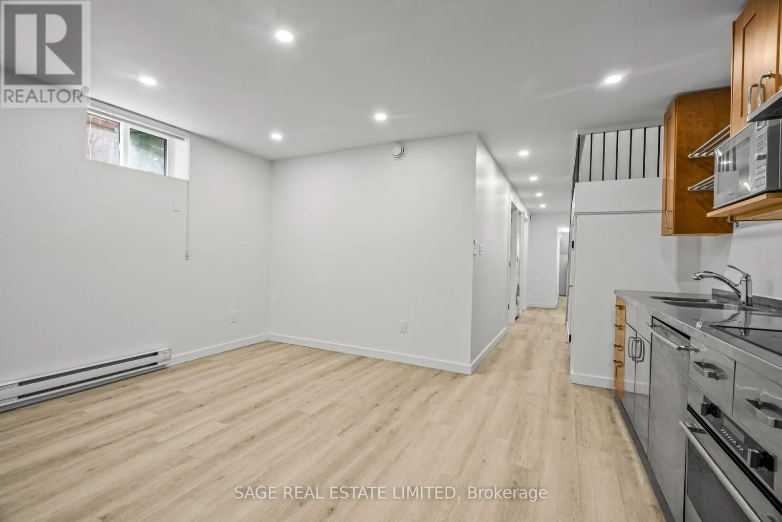 25 CHAMBERLAIN AVENUE